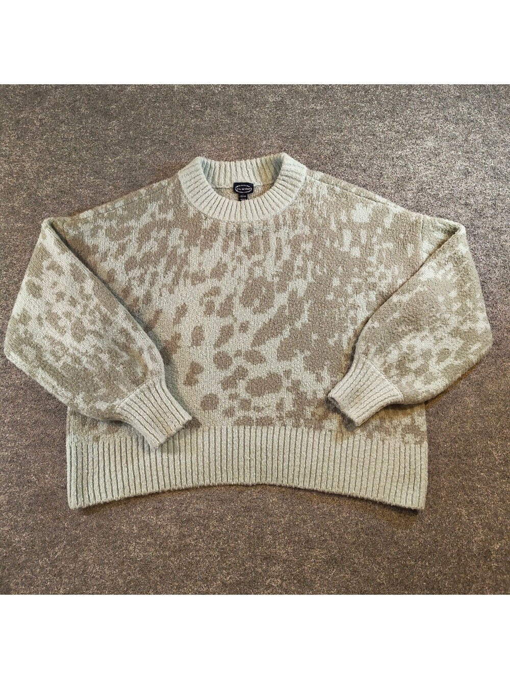 Scoop Women’s Sweater L (12–14) Beige Gray Animal Print Knit Pullover